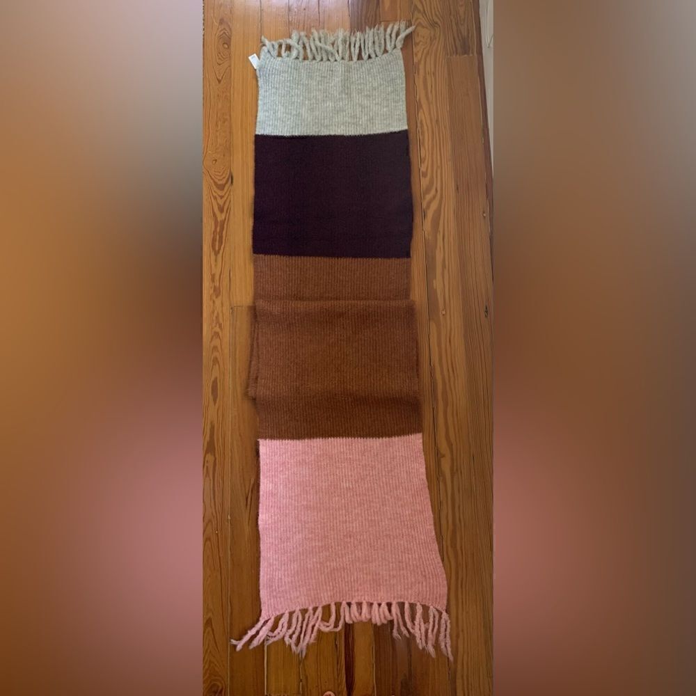 NWT Gap Color Block Scarf - Picture 2 of 5